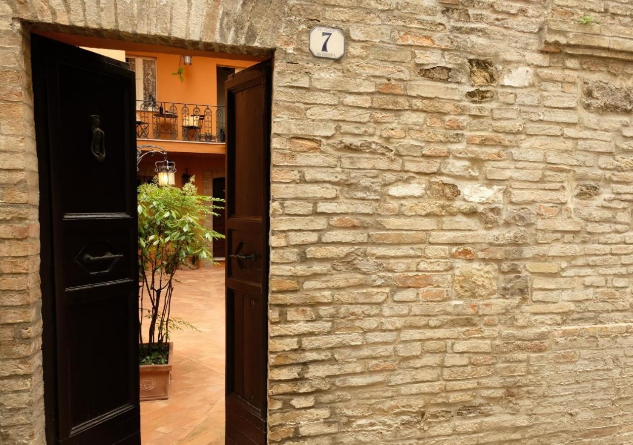 Il Cortile Segreto Bed & Breakfast San Severino Marche Luaran gambar